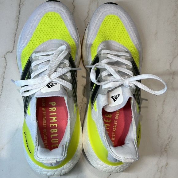 Adidas Ultraboost (Size 7.5) - Picture 6 of 8